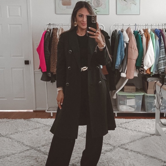 Black coat in great condition. - Picture 3 of 3